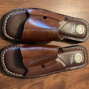 Earth Shoe sandals. Leather. Size 9